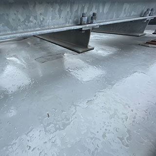 架台下も防水施工可能になります